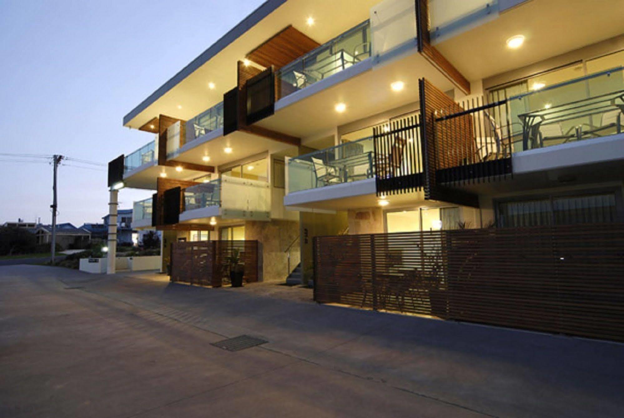 אפולו ביי The Dolphin Apartments מראה חיצוני תמונה